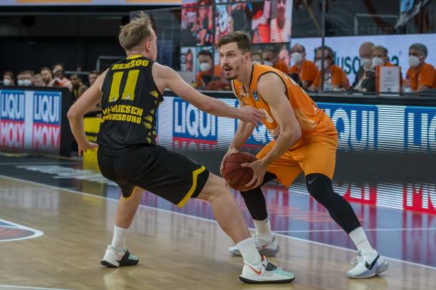 更像是一场 更像是一场