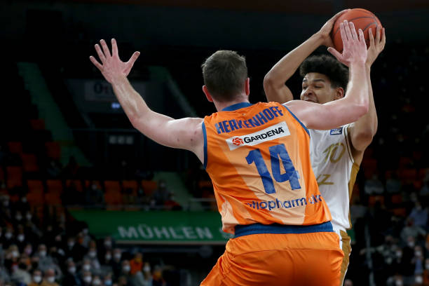 普尔的爆发 普尔的爆发